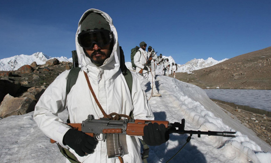 Indičtí vojáci na hlídce, Kašmír